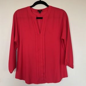 Ann Taylor blouse. Pleated front. Size 6